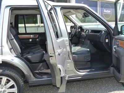 Land Rover Discovery 3.0 SDV6 256 HSE — SUV premium 7 places, entretien soigné — détail