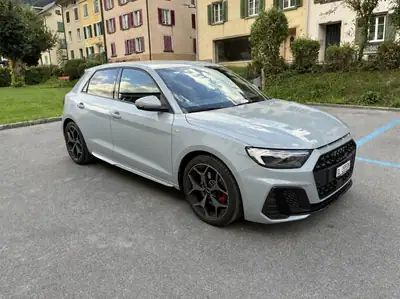 Audi A1 30 TFSI S Line — Citadine sportive en état neuf, équipement complet — côté