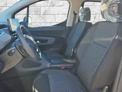 Peugeot Rifter Long Elektro 136 GT — Monospace électrique spacieux, quasi neuf — Miniature 9