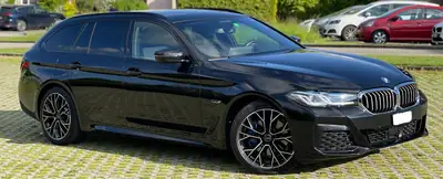 BMW 530e xDrive Touring M Sport — Hybride rechargeable, 44'000 km, garantie constructeur — interni