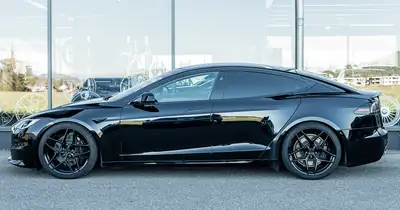 Tesla Model S 100 kWh Plaid 2022 — Berline électrique haute performance, 64'100 km — vista esterna
