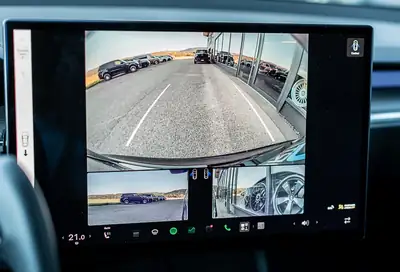 Tesla Model S 100 kWh Plaid 2022 — Berline électrique haute performance, 64'100 km — Miniatura 16
