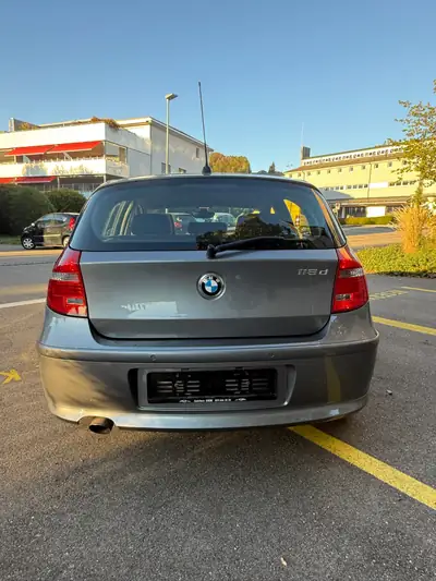 BMW 118d — Diesel fiable, 230 000 km, berline compacte d'occasion — Miniatur 9