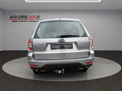 Subaru Forester 2.0 XS Comfort — SUV polyvalent, transmission automatique, 4x4 intégral — cruscotto