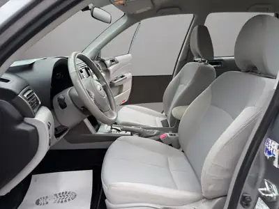 Subaru Forester 2.0 XS Comfort — SUV polyvalent, transmission automatique, 4x4 intégral — Miniatura 9