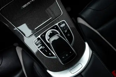 Mercedes-Benz C 63 AMG — Berline sportive 510 ch, état impeccable — Miniatur 9