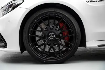 Mercedes-Benz C 63 AMG — Berline sportive 510 ch, état impeccable — Miniatur 12