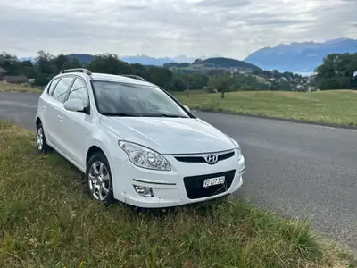 Hyundai i30 1.6 Style — Break spacieux, moteur fiable et entretien récent — Außenansicht