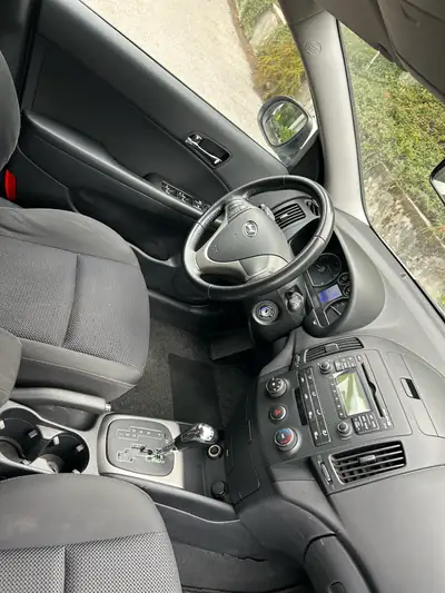 Hyundai i30 1.6 Style — Break spacieux, moteur fiable et entretien récent — Armaturenbrett