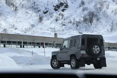 Land Rover Defender 2.4 TDi SW — L'authentique 4x4 britannique, fiable et robuste — détail