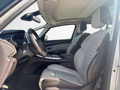 Renault Espace 1.6 dCi Intens EDC — Monospace 7 places, moteur efficace, services complets — Miniatura 9