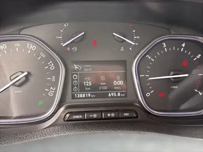 Citroën Spacetourer 1.6 BlueHDi Feel M — Monospace 8 places, fiable et bien équipé — Miniatur 11