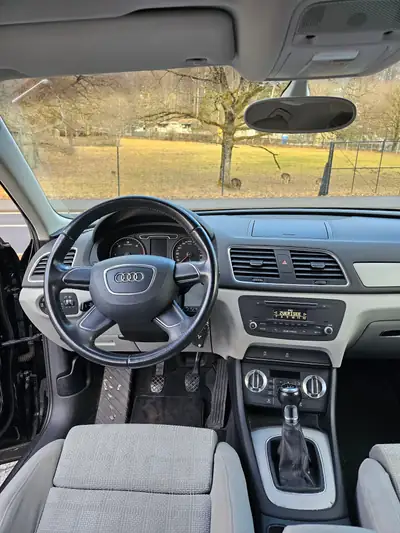 Audi Q3 2.0 TDI 140 — SUV compact robuste, sans sinistre, 178'000 km — Innenraum