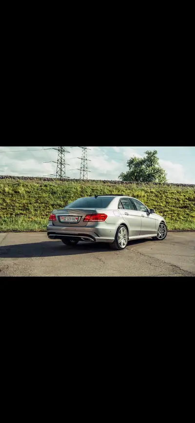 Mercedes-Benz E 350 CDI BlueTec — Berline premium diesel, 4x4 intelligent — rear view
