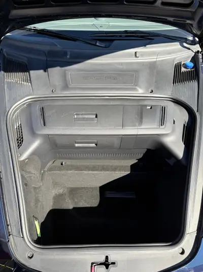 Porsche 911 3.6 Carrera — Coupé mythique, 325 ch et transmission automatique — interior