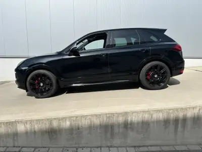Porsche Cayenne 4.8 V8 GTS — SUV sportif haut de gamme, toutes options — arrière