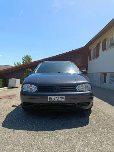 VW Golf 2.0 4motion — Berline polyvalente tout-terrain de 2001, fiable et robuste — dashboard