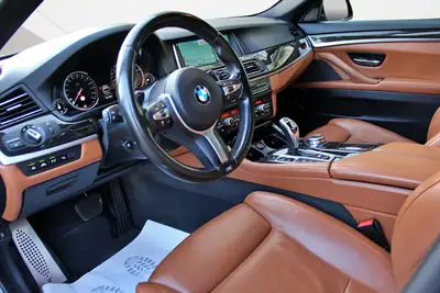 BMW 535d Touring xDrive M-Paket — Break diesel performant, 313 ch, entretien complet — Miniatura 9