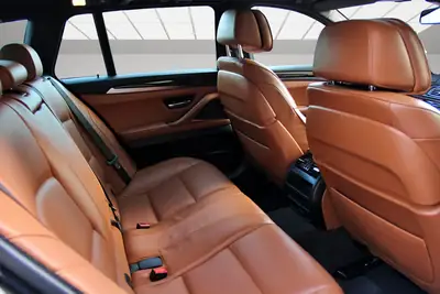 BMW 535d Touring xDrive M-Paket — Break diesel performant, 313 ch, entretien complet — Miniatura 12