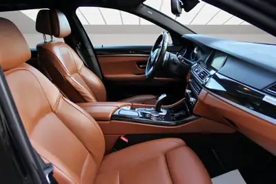 BMW 535d Touring xDrive M-Paket — Break diesel performant, 313 ch, entretien complet — Miniatura 14
