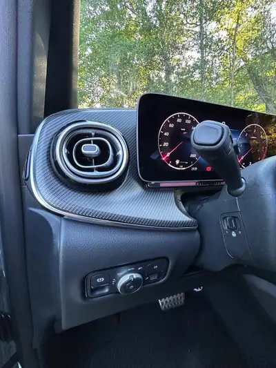 Mercedes-Benz V 300 d AMG 4Matic — Monospace premium 7 places, diesel performant — Thumbnail 12