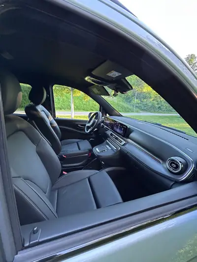 Mercedes-Benz V 300 d AMG 4Matic — Monospace premium 7 places, diesel performant — Thumbnail 15