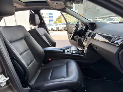 Mercedes-Benz E 500 CGI — Berline de prestige 408 ch, 4Matic intégral — Miniature 17