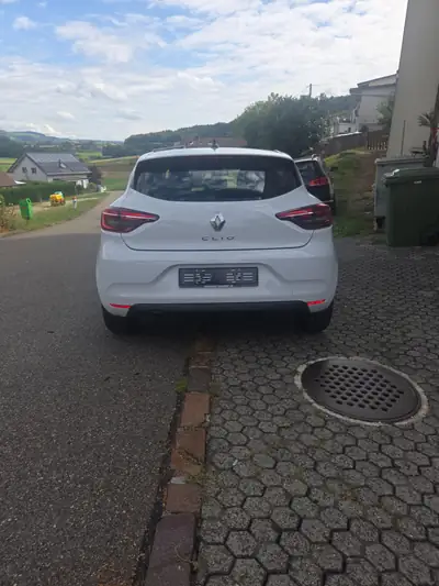 Renault Clio 1.0 SCe 75 Zen — Citadine économique et fiable, 65'600 km seulement — exterior view