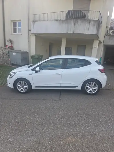 Renault Clio 1.0 SCe 75 Zen — Citadine économique et fiable, 65'600 km seulement — side view