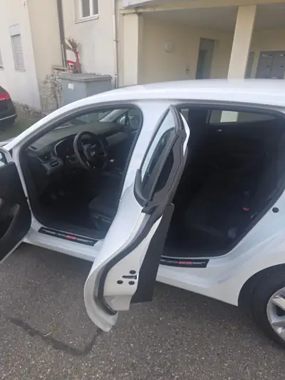 Renault Clio 1.0 SCe 75 Zen — Citadine économique et fiable, 65'600 km seulement — detail