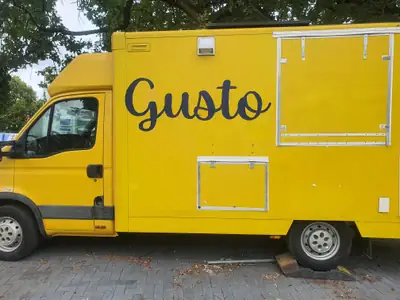 IVECO Daily Foodtruck — Utilitaire aménagé diesel, prêt à l'emploi — Außenansicht