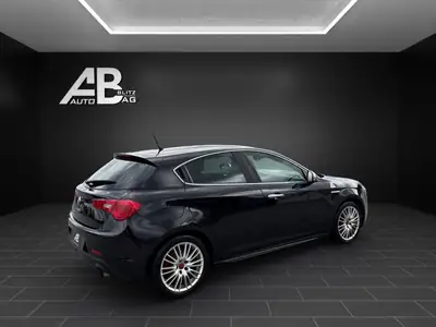Alfa Romeo Giulietta 1750 TBi Quadrifoglio Verde — 235 ch, sportivité italienne authentique — Armaturenbrett
