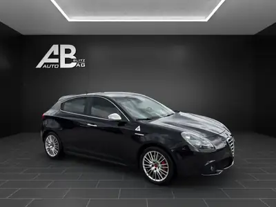 Alfa Romeo Giulietta 1750 TBi Quadrifoglio Verde — 235 ch, sportivité italienne authentique — Detail