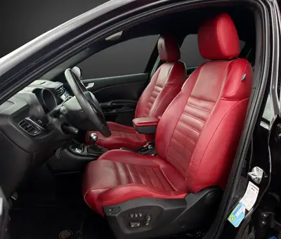 Alfa Romeo Giulietta 1750 TBi Quadrifoglio Verde — 235 ch, sportivité italienne authentique — Miniatur 7