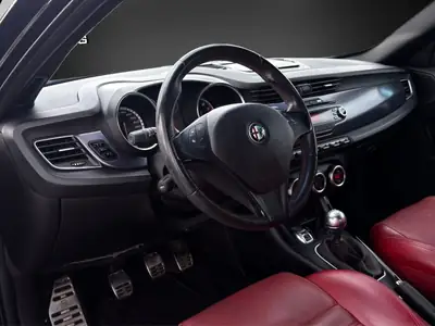 Alfa Romeo Giulietta 1750 TBi Quadrifoglio Verde — 235 ch, sportivité italienne authentique — Miniatur 8