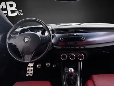Alfa Romeo Giulietta 1750 TBi Quadrifoglio Verde — 235 ch, sportivité italienne authentique — Miniatur 11