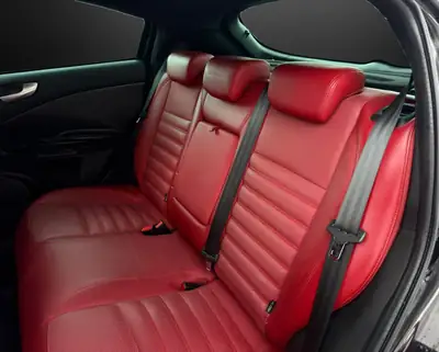 Alfa Romeo Giulietta 1750 TBi Quadrifoglio Verde — 235 ch, sportivité italienne authentique — Miniatur 12