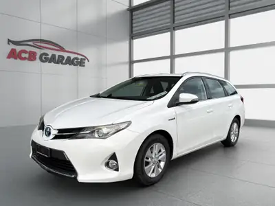 Toyota Auris Touring Sports 1.8 HSD — Monospace hybride économe, entretien complet — Außenansicht