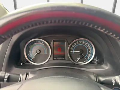Toyota Auris Touring Sports 1.8 HSD — Monospace hybride économe, entretien complet — Miniatur 15