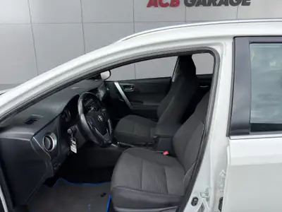 Toyota Auris Touring Sports 1.8 HSD — Monospace hybride économe, entretien complet — Miniatur 13