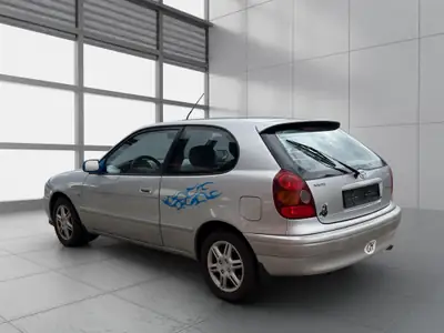 Toyota Corolla 1.6 Linea Sol plus — Berline fiable, boîte auto, parfait état d'entretien — vista posteriore