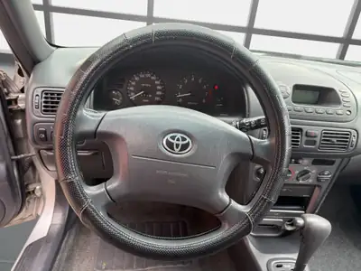 Toyota Corolla 1.6 Linea Sol plus — Berline fiable, boîte auto, parfait état d'entretien — Miniatura 9