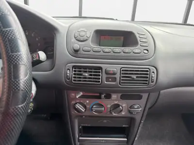 Toyota Corolla 1.6 Linea Sol plus — Berline fiable, boîte auto, parfait état d'entretien — Miniatura 14