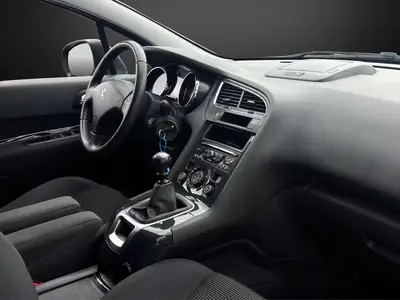 Peugeot 5008 2.0 BlueHDI 150 ch — Monospace 7 places, moteur diesel économe — Miniatur 10