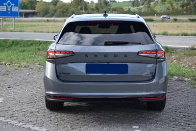 Škoda Superb 1.5 TSI PHEV Sportline — Berline break hybride rechargeable, 8000 km seulement — detail