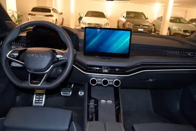 Škoda Superb 1.5 TSI PHEV Sportline — Berline break hybride rechargeable, 8000 km seulement — Thumbnail 7