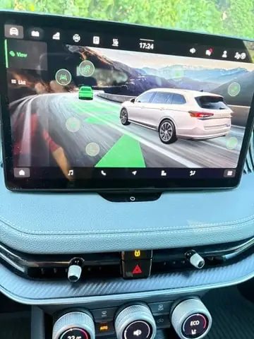 Škoda Superb 1.5 TSI PHEV Sportline — Berline break hybride rechargeable, 8000 km seulement — Thumbnail 12