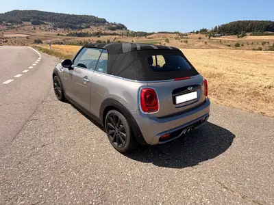 MINI Cabrio 2.0i Cooper S — Cabriolet sportif, 14'900 km seulement, cuir intégral — Heckansicht