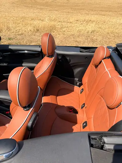 MINI Cabrio 2.0i Cooper S — Cabriolet sportif, 14'900 km seulement, cuir intégral — Detail