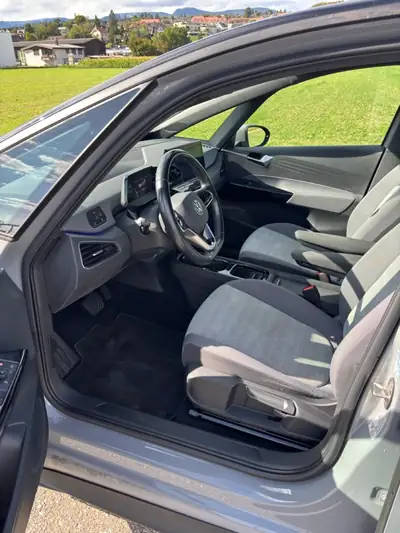 VW ID.3 Pro Performance Life — Électrique 204 ch, faible kilométrage, 4 pneus hiver inclus — intérieur